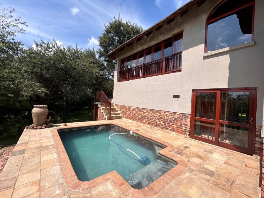 5 Bedroom Property for Sale in Boschenvaal River Front Lodges Free State